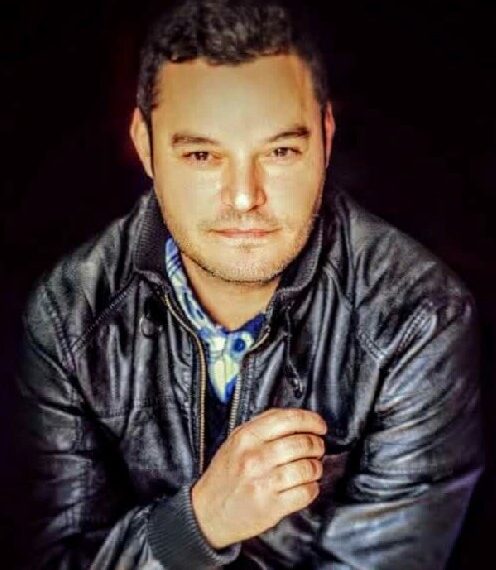 Foto de ></noscript>KARIM FARHAN