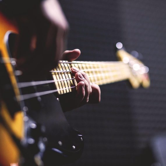 Profesor de bajo eléctrico en Berklee Valencia
